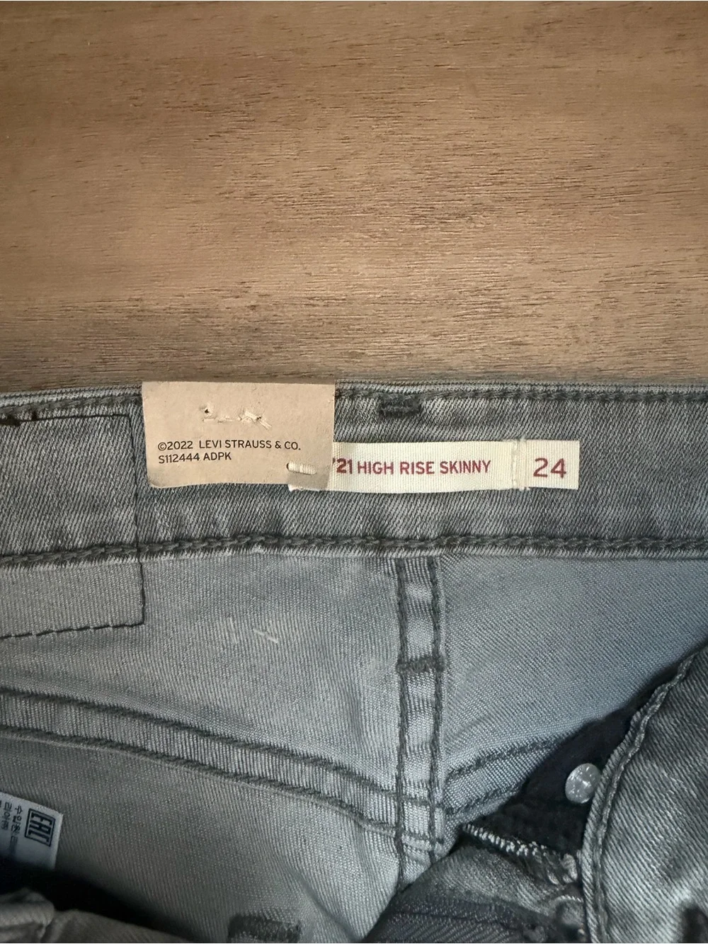 Levi's Light Grey High-Rise Skinny Jeans